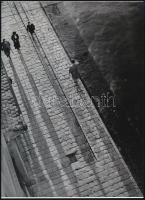 cca 1933 Kozák Lajos (1906-1975) budapesti fotóriporter és fotóművész felvétele, 1 db modern nagyítás, jelzés nélkül, 21x15 cm