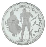 Franciaország 1991. 100Fr Ag "XVI. Téli Olimpia - Albertville 1992 - Sífutás" tanúsítvánnyal, kapszulában, dísztokban T:PP France 1991. 100 Francs Ag "16th Winter Olympics - Albertville 1992 - Cross-country Skiing" with certificate, in capsule and display case C:PP Krause KM#994