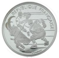 Franciaország 1991. 100Fr Ag "XVI. Téli Olimpia - Albertville 1992 - Jégkorong" tanúsítvánnyal, kapszulában, dísztokban T:PP France 1991. 100 Francs Ag "16th Winter Olympics - Albertville 1992 - Hockey" with certificate, in capsule and display case C:PP Krause KM#993