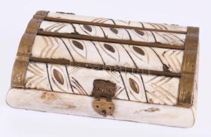 Tevecsont díszdoboz, réz szerelékkel, 11x14 cm