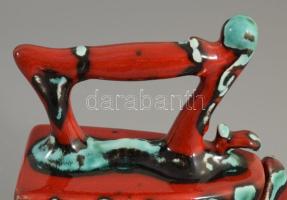 Mázas kerámia vasaló asztaldísz, 15x14 cm