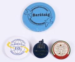 4 darab kitűző, közte 1965 Alföldi Porcelángyár kitűző, Villeroy &amp; Boch díszgomb