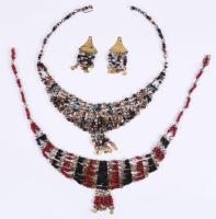 2 darab régi egyiptomi nyakék és hiányos fülbevaló pár