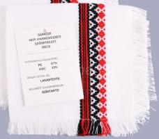 2 darab retro iparművészeti terítő 8 szalvétával + 4 darab sárközi szalvéta, újszerű