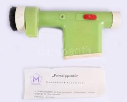 1968 Budai Járási Háziipari Szövetkezet Porszippantó, leírással, dobozában, használatlan.