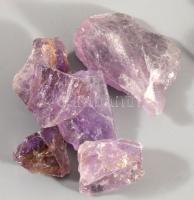 Kis tételnyi nyers ametiszt, rózsakvarc, hegyi kristály