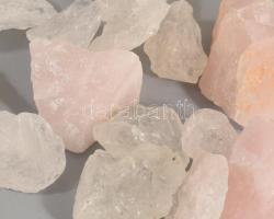 Kis tételnyi nyers ametiszt, rózsakvarc, hegyi kristály