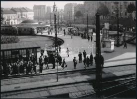 cca 1939 Budapest, Széll Kálmán tér, 1 db modern nagyítás, jelzés nélkül, 15x21 cm