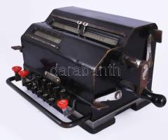 Patent márkájú mechanikus szorzógép, címeres jelzéssel, 30x14 cm