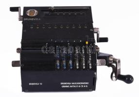 1932-1945 Brunsviga 10 mechanikus számológép, 18x23 cm