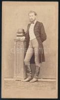 cca 1865 Férfiportré, keményhátú fotó Klapper sátoraljaújhelyi műterméből, 10,5×6,5 cm