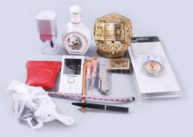 Doboznyi vegyes bolha tétel, judaika tárgy, Hollóházi Múzeum flaska, stb.