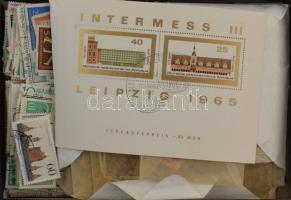 Kb 2.000 db német bélyeg (Deutsches Reich, NSZK, NDK) kis dobozban ömlesztve