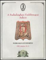 1998 A Szabadságharc emléktárgyai aukció. Nudelman gyűjtemény. 1998, márc. 10-11. Összeáll.: Nudelman László. Aukciós katalógus. Bp., 1998,Novoprint. Rendkívül gazdag képanyaggal illusztrált. Kiadói kartonált papírkötés, jó állapotban.