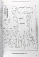 Révész László: A karosi honfoglalás kori temetők. Régészeti adatok a Felső-Tisza-vidék X. századi tö...