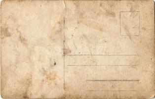 Katonák hadifogságban / WWI Hungarian soldiers in captivity. photo (szakadás / tear)