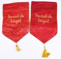 2 darab szocialista brigádzászló, 37x24 cm