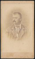 1865 Férfiportré, keményhátú fotó Josef Beck celjei műterméből, 10,5×6,5 cm