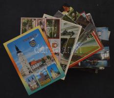 200 db MODERN felvidéki város képeslap, 65 fekete-fehér és 135 színes. Tátra nincs benne! / 200 modern Upper Hungary black and white and coloured town postcards, no Tatry!