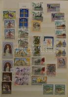 Hatalmas osztrák tétel, benne gyűjtemények, gyűjtemény részek, rendezők, ívek, küldemények, FDC-k, s...