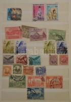 21 db különféle méretű berakó külföldi bélyegekkel
(erősen dohos)