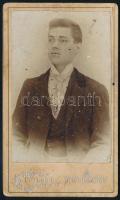 cca 1900 Férfiportré, keményhátú fotó Farkas Sándor kisújszállási műterméből, kopásnyomokkal, 10,5×6,5 m