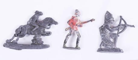 18 darab ólomfigura, m: 5,5 cm alatt