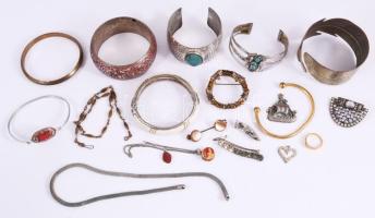 Kis doboznyi bizsu tétel, jobb darabokkal