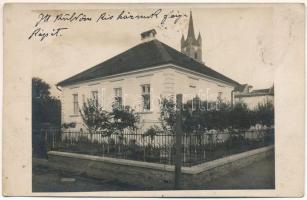 1911 Beszterce, Bistritz, Bistrita; ház, evangélikus templom tornya / house, tower of the Lutheran church. Strada Lupeni 15. photo (fl)