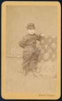 cca 1870 Kisgyerek egyenruhában, keményhátú fotó Herzl Vilmos szentesi műterméből, 10,5×6,5 cm