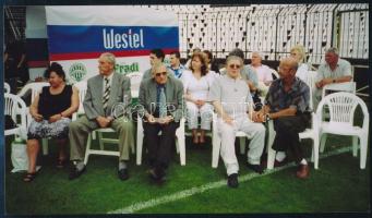 cca 2000 Puskás Ferenc és Grosics Gyula egy Fradi (FTC) rendezvényen, színes fotó, 10x18 cm