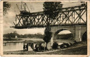 1930 Nase Vojsko. Technicky vycvik zelenicniho pluku / csehszlovák képeslap, hídépítő katonák / bridge builder soldiers (szakadás / tear)