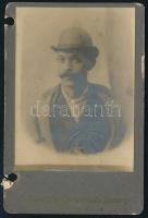 cca 1896 Férfiportré igazolványként használva, keményhátú fotó, Magyar Fényképautomata Társaság, lyu...