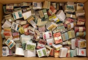 Több száz db bündli dobozban