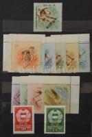 A 40-50-es évek sorai 4 blokkal 8 lapos közepes berakó 8 oldalán, hozzá korábbi és későbbi kiadások ...