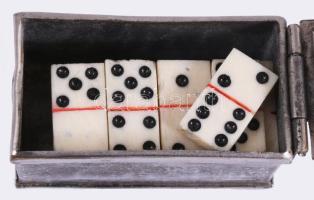 Miniatűr domino szett, üvegezett fém tartóban, 4x2 cm