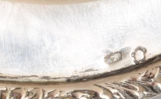 Ezüst (Ag) tálca, virágmintás peremrésszel jelzett, dianás, 37x19 cm, 449g