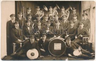 1932 Lupény, Lupeni; zenekar / music band, group of musicians with instruments. photo (szakadás / tear)