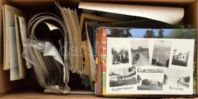 Egy doboznyi MODERN vegyes képeslap, főleg városok, közte régiek is, vegyes minőségben / 1 box of modern postcards, mainly towns, in mixed quality