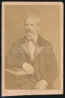 cca 1880 Férfiportré, keményhátú fotó Egey István szatmári műterméből, vágott karton, 10,5×6,5 cm
