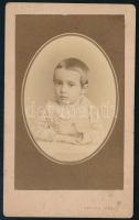 cca 1880 Kisgyerek portréja, keményhátú fotó Csókás László kecskeméti műterméből, 10,5×6,5 cm
