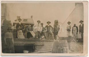 1933 Bucharest, Bukarest, Bucuresti, Bucuresci; házépítés a Spatarul Nicolae Milescu utcában / construction of a house on Spatarul Nicolae Milescu street. photo (lyukak / pinholes)