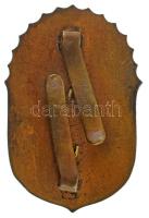 1920. "Vitézi Jelvény" zománcozott bronz jelvény, ezüst kard feltéttel, hátlapon ferde kit...