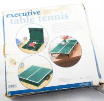 Asztali ping pong készlet, dobozában.