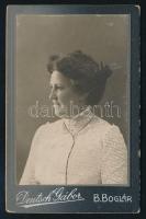 cca 1905 Női portré, keményhátú fotó Deutsch Gábor balatonboglári műterméből, 10,5×6,5 cm