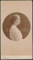 1903 Hölgyportré, keményhátú fotó Koller Károly utódai budapesti műterméből, 21×11 cm