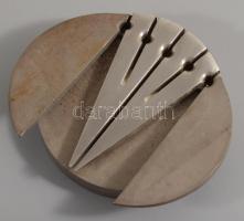 Budahelyi Tibor (1945-): Absztrakt plakett. Jelzett, 1983, 9,5x8,3 cm