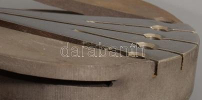 Budahelyi Tibor (1945-): Absztrakt plakett. Jelzett, 1983, 9,5x8,3 cm