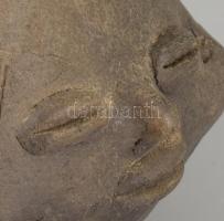 Arcmintás kerámia flaska, azonosítatlan korú, m:12 cm