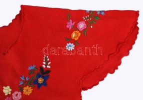 Kalocsai mintával hímzett női felsőruha